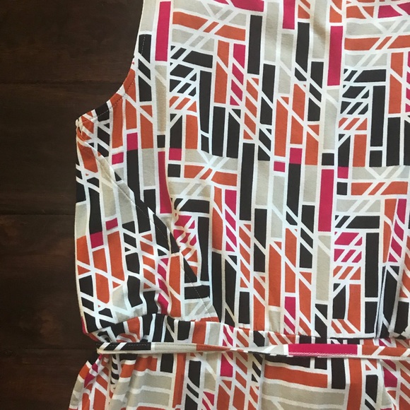 *SOLD* Ann Taylor Geometric Stretchy Dress - Picture 5 of 7